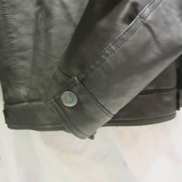 VTG LEVI STRAUS FAUX LEATHER TRUCKER JACKET, W/FAUX SHERPA LINING, LARGE - Picture 14 of 16